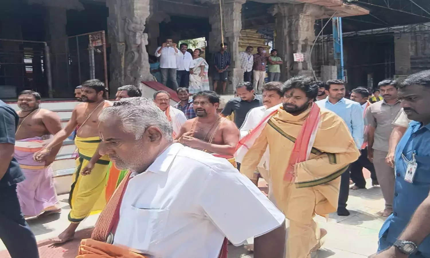 Andhra: डिप्टी सीएम पवन कल्याण ने मंगलगिरि में वार्षिक दीक्षा शुरू की