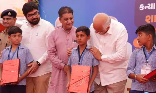 Gujarat सीएम भूपेंद्र पटेल ने स्मार्ट स्कूल सुविधाओं की समीक्षा की