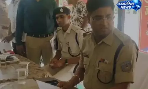 ऑपरेशन मुस्कान के तहत SP ने किया वितरण
