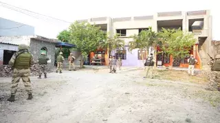 Jammu: पुलिस ने आर.एस. पुरा में चलाया सर्च ऑपरेशन, कई घरों की ली तलाशी