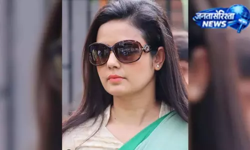 ‘चटपटी खबरों’ पर भड़कीं महुआ