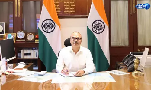 पश्चिम रेलवे: महाप्रबंधक ने मुंबई-दिल्ली 160 किमी प्रति घंटे परियोजना की समीक्षा की पश्चिम रेलवे: महाप्रबंधक ने मुंबई-दिल्ली 160 किमी प्रति घंटे परियोजना की समीक्षा की