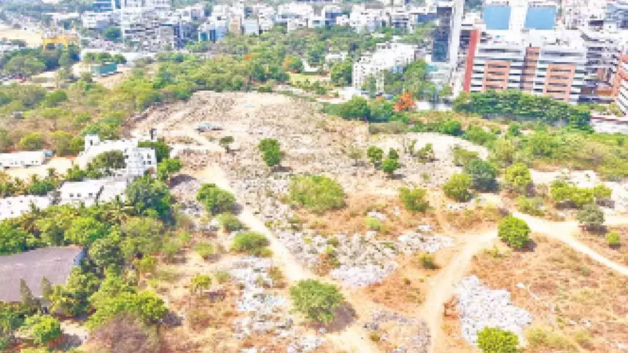 Telangana: HYDRAA ने हैदराबाद में 1,000 करोड़ रुपये मूल्य की अतिक्रमित भूमि की बाड़ लगा दी