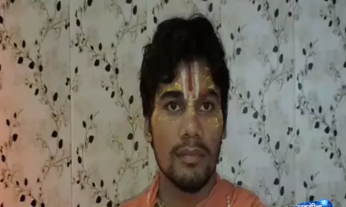 राम मंदिर गबन जांच पर बयानबाजी तेज, आचार्य हिमांशु दास ने संजय सिंह और VHP पर साधा निशाना