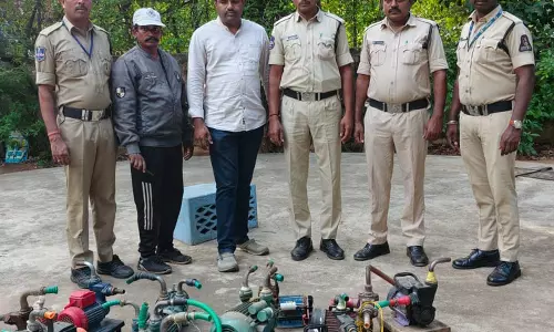 HMWSSB ने श्रीनगर कॉलोनी में 11 अवैध सक्शन मोटर जब्त कीं
