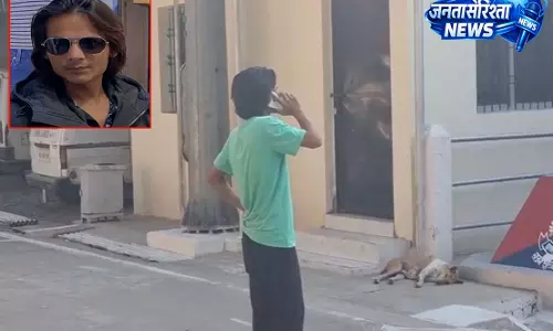 सेंट्रल जेल में फिर उठे सवाल, जेल गेट पर मोबाइल पर बात करता दिखा आरोपी सलमान खान