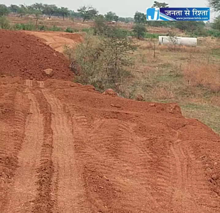 सरपंच पर लाखों के सौदे का आरोप, एसडीएम से जांच की मांग सरपंच पर लाखों के सौदे का आरोप, एसडीएम से जांच की मांग