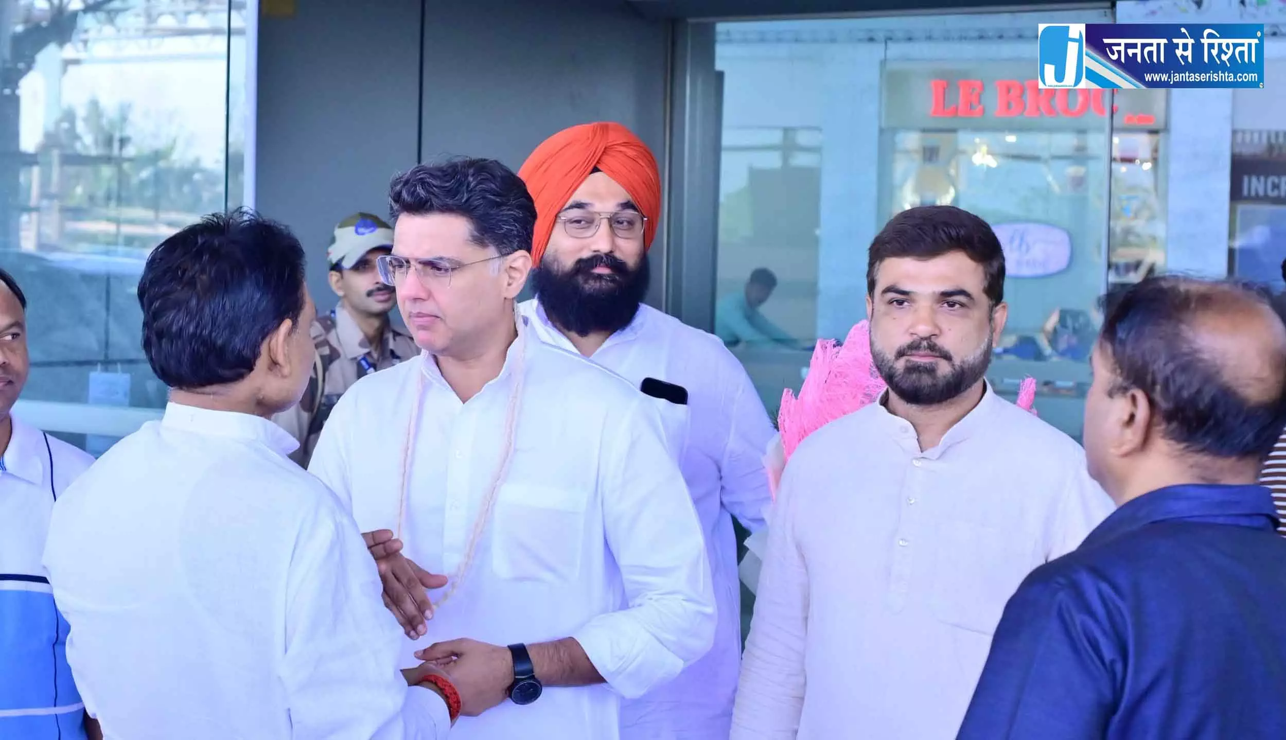 रायपुर पहुंचे सचिन पायलट ने राम मंदिर चंदा प्रकरण पर केंद्र को घेरा रायपुर पहुंचे सचिन पायलट ने राम मंदिर चंदा प्रकरण पर केंद्र को घेरा