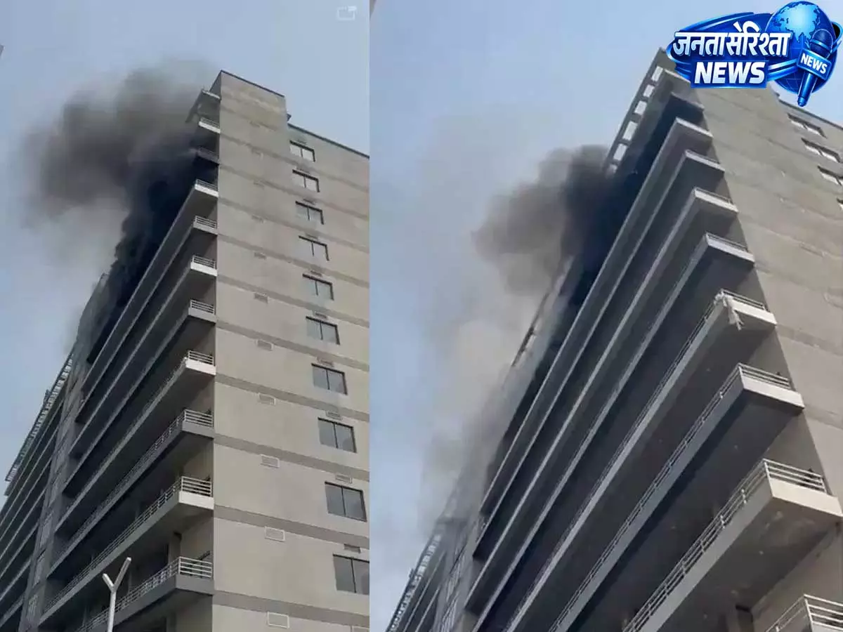 Greater Noida वेस्ट में गोल्डन आई कॉम्प्लेक्स में आग, धुएं का गुबार छाया Greater Noida वेस्ट में गोल्डन आई कॉम्प्लेक्स में आग, धुएं का गुबार छाया