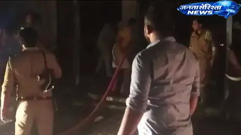 Dankaur : किराना दुकान में भीषण आग, लाखों का सामान जलकर राख Dankaur : किराना दुकान में भीषण आग, लाखों का सामान जलकर राख