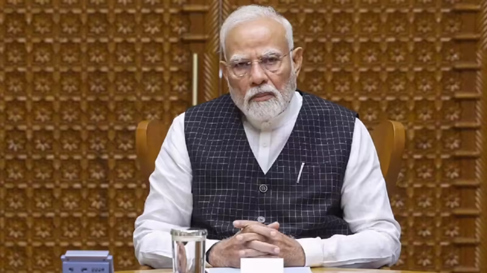 New Delhi: पीएम मोदी ने कोलकाता हादसे के पीड़ितों के प्रति संवेदना जताई, अनुग्रह राशि देने की घोषणा New Delhi: पीएम मोदी ने कोलकाता हादसे के पीड़ितों के प्रति संवेदना जताई, अनुग्रह राशि देने की घोषणा