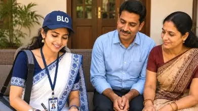 Telangana में SIR के तहत घर-घर जाकर गिनती शुरू हो गई Telangana में SIR के तहत घर-घर जाकर गिनती शुरू हो गई