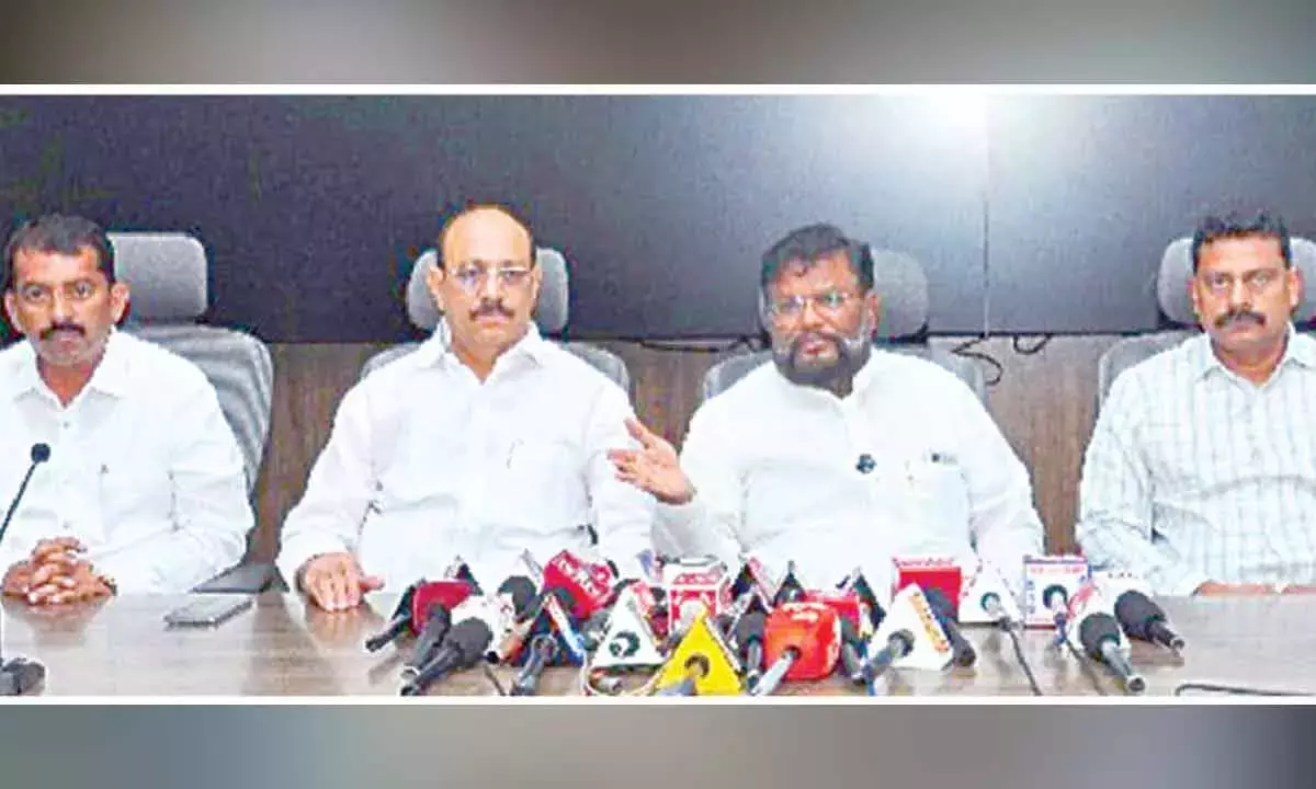 वक्फ़ की ज़मीन की अवैध बिक्री: मुतवल्लियों पर आपराधिक आरोप लगेंगे वक्फ़ की ज़मीन की अवैध बिक्री: मुतवल्लियों पर आपराधिक आरोप लगेंगे