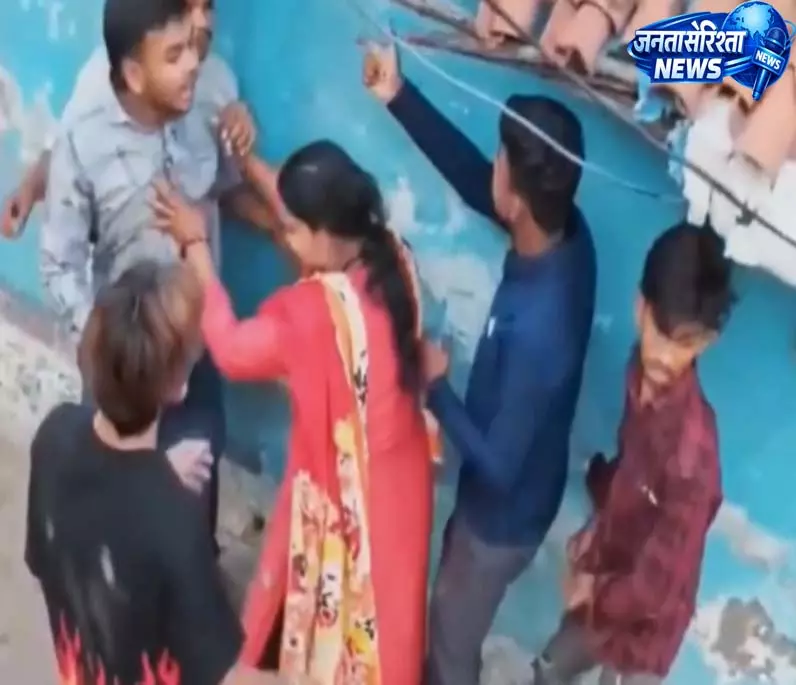 डंगनिया बस्ती में दिनदहाड़े चाकूबाजी, युवक पर हमला