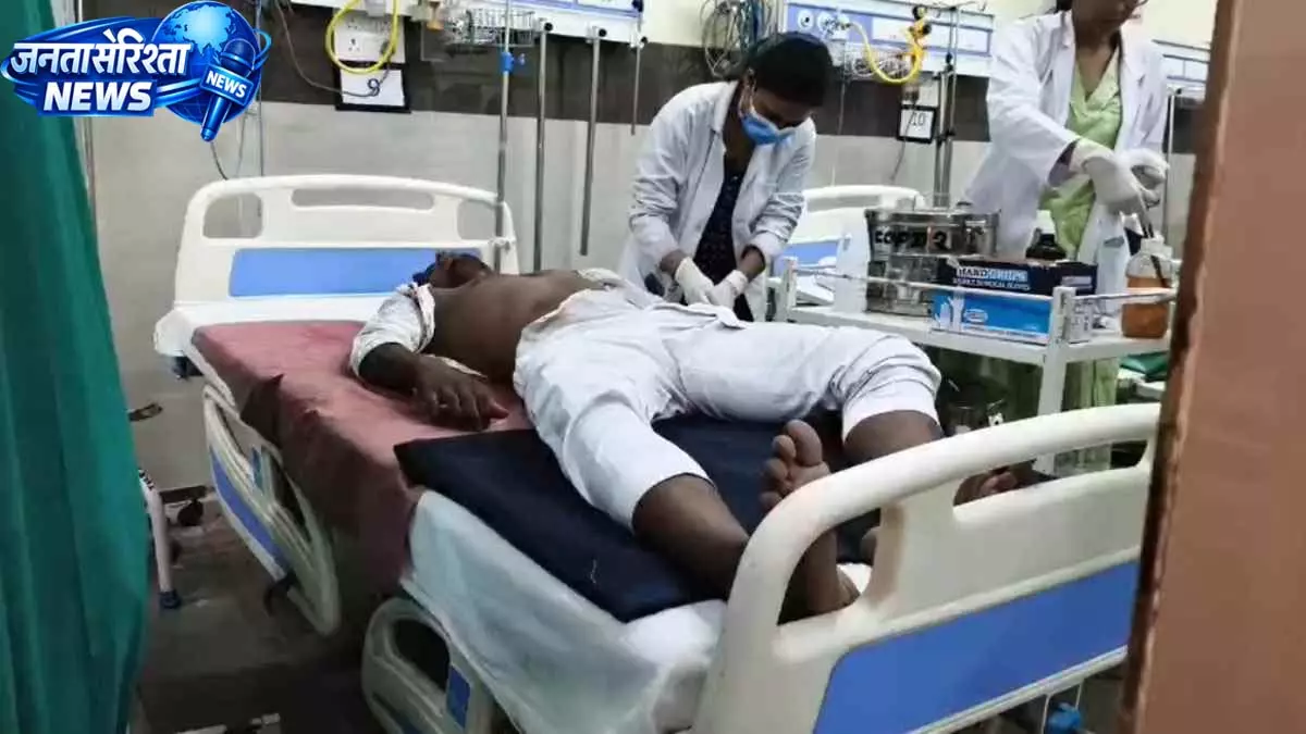 सिविल लाइन थाने के लॉकअप में युवक ने ब्लेड से खुद को किया घायल सिविल लाइन थाने के लॉकअप में युवक ने ब्लेड से खुद को किया घायल