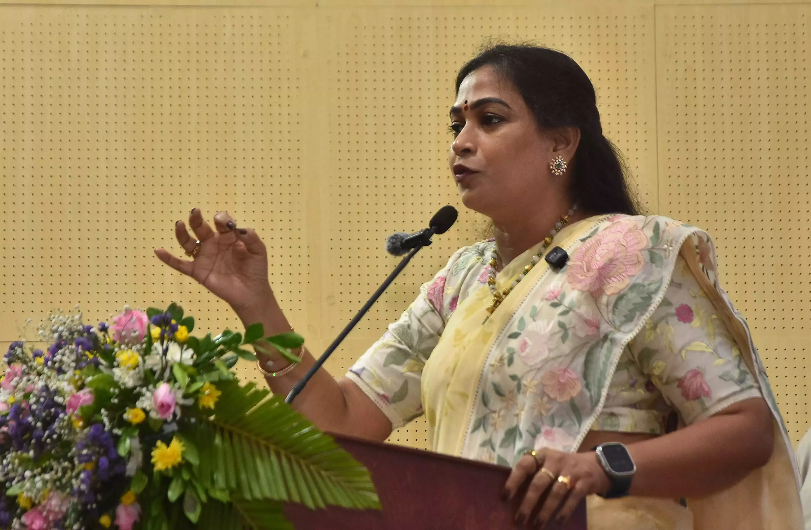 AP: मंत्री अनीता ने छात्रों से नशा-विरोधी अभियान का नेतृत्व करने का आग्रह किया