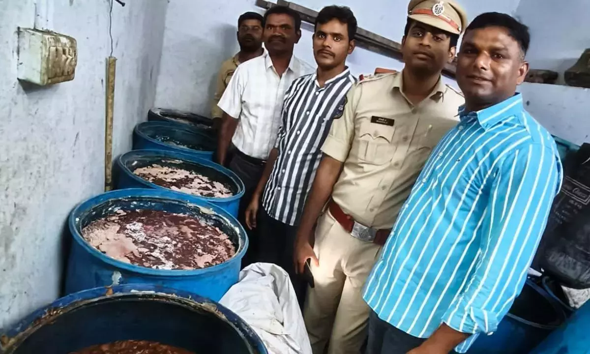 वारंगल में ₹2.25 लाख कीमत का मिलावटी अचार बनाने के आरोप में एक व्यक्ति गिरफ्तार
