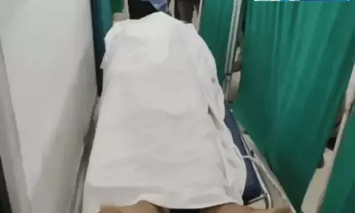 मोहर्रम जुलूस के दौरान बड़ा हादसा, हाईटेंशन लाइन से टकराया ताजिया, तीन की मौत