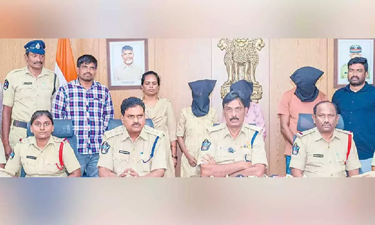 Andhra: पुलिस ने 24 घंटे के अंदर घर में हुई चोरी की गुत्थी सुलझाई
