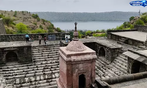Maharashtra की लोनार क्रेटर झील में बढ़ता जलस्तर बना रहस्य, वैज्ञानिक भी हैरान