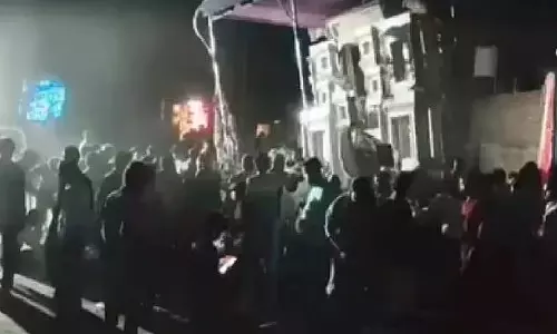 Ratlam : मुहर्रम जुलूस के दौरान ताज़िया हाई-टेंशन लाइन से टकराया, 3 की मौत, कई घायल