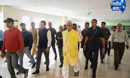Srinagar मनोज सिन्हा ने अमरनाथ यात्रा तैयारियों की समीक्षा की