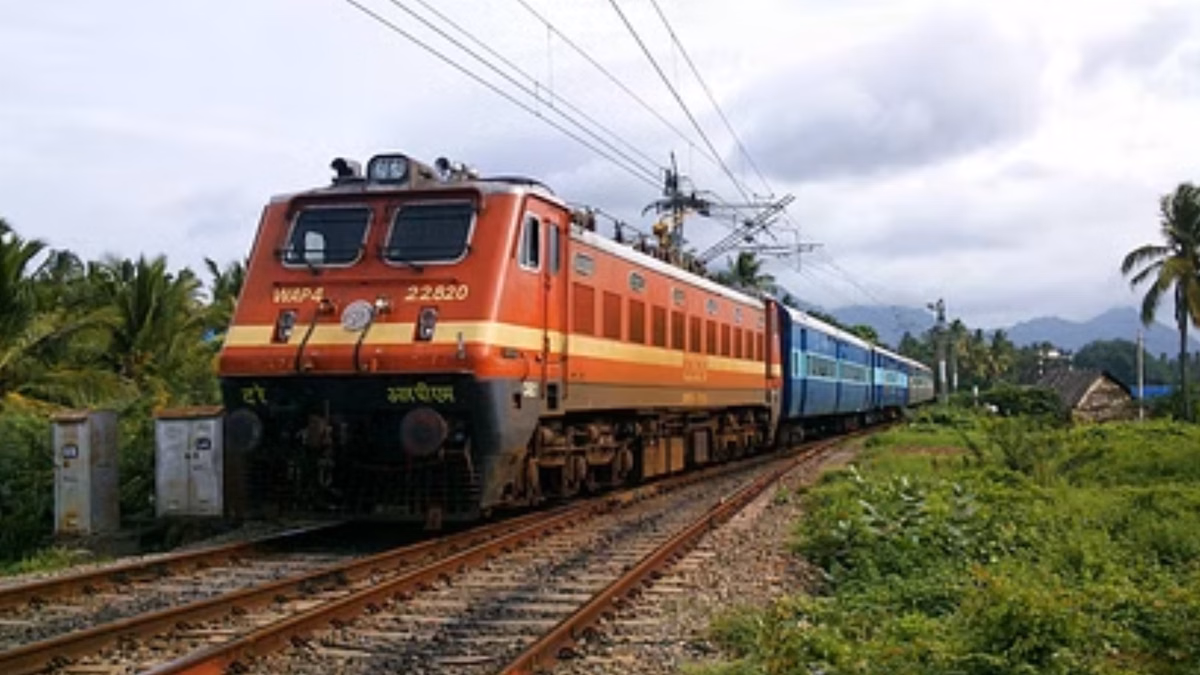 Jammu: बनिहाल-काज़ीगुंड रेलखंड पर ट्रेनों की अधिकतम गति अब 100 किमी प्रति घंटा