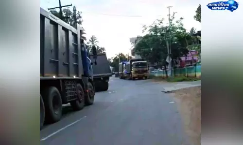 Kerala : वेंगनूर गांव में खनन ट्रकों की आवाजाही से बढ़ी परेशानियां, ग्रामीणों ने उठाई चिंता Kerala : वेंगनूर गांव में खनन ट्रकों की आवाजाही से बढ़ी परेशानियां, ग्रामीणों ने उठाई चिंता