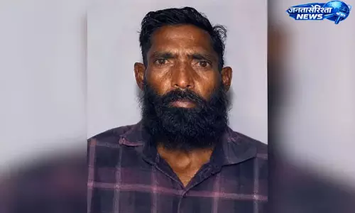 Seraikela-खरसावां में सड़क किनारे मिला व्यक्ति का शव, हत्या की आशंका