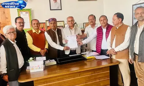 Himachal : पेंशनरों का सरकार के खिलाफ मोर्चा, लंबित मामलों और लाभ न मिलने पर जताई नाराजगी