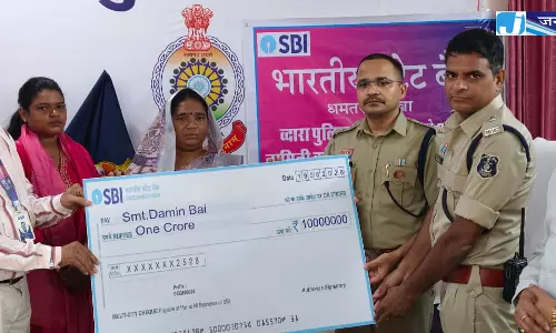 दिवंगत पुलिसकर्मियों के आश्रितों को मिली 1 करोड़ 20 लाख की आर्थिक सहायता