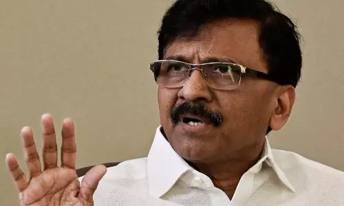 Maharashtra : पत्रकारों को धमकी देने पर बिफरे संजय राउत, की कार्रवाई की मांग