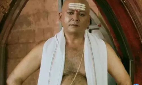 OMG जैसी फिल्में पसंद हैं तो ये मूवी जरूर देखें