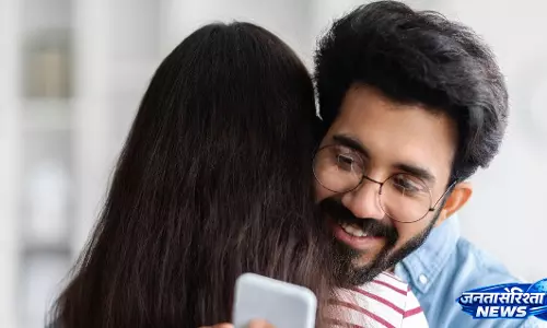 क्या आपका रिश्ता भी phone की वजह से प्रभावित हो रहा है