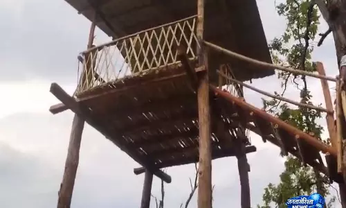 Watchtower पर चढ़ना पड़ा भारी, आकाशीय बिजली गिरने से 3 युवकों की मौत, 6 घायल
