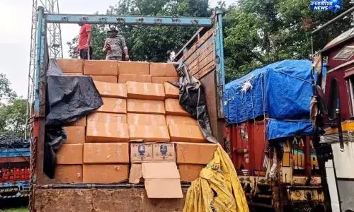हजारीबाग में बड़ी कार्रवाई: बरकट्ठा में अवैध अंग्रेजी शराब से भरा ट्रक जब्त