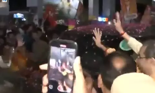 सांसदों के शिंदे गुट में जाने के बाद उद्धव ठाकरे का महाराष्ट्र दौरा तेज