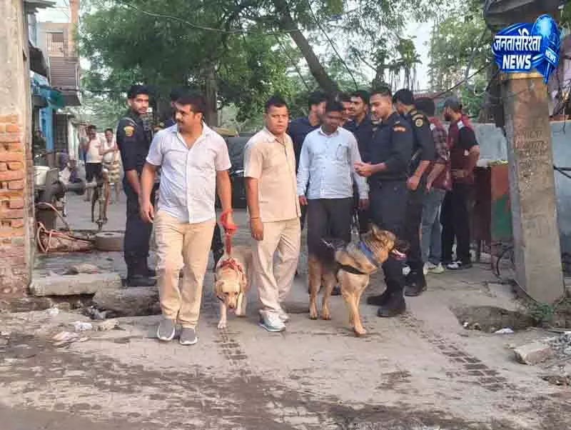 Faridabad पुलिस ने ड्रग तस्करों के खिलाफ तलाशी अभियान चलाया Faridabad पुलिस ने ड्रग तस्करों के खिलाफ तलाशी अभियान चलाया