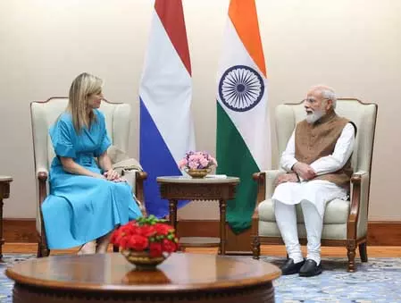 जन धन से डिजिटल भुगतान तक, भारत की उपलब्धियों पर पीएम मोदी ने की नीदरलैंड्स की रानी मैक्सिमा से चर्चा जन धन से डिजिटल भुगतान तक, भारत की उपलब्धियों पर पीएम मोदी ने की नीदरलैंड्स की रानी मैक्सिमा से चर्चा
