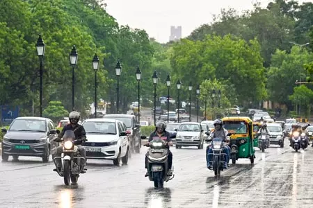 एनसीआर में मानसून की रफ्तार धीमी, जुलाई के पहले सप्ताह में दिल्ली पहुंचने की संभावना; हल्की बारिश से मिलेगी गर्मी से राहत एनसीआर में मानसून की रफ्तार धीमी, जुलाई के पहले सप्ताह में दिल्ली पहुंचने की संभावना; हल्की बारिश से मिलेगी गर्मी से राहत
