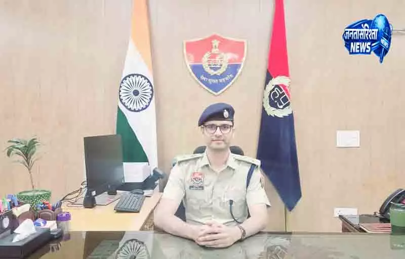 Rewari पुलिस ने सुरक्षा को लेकर जागरूक किया Rewari पुलिस ने सुरक्षा को लेकर जागरूक किया