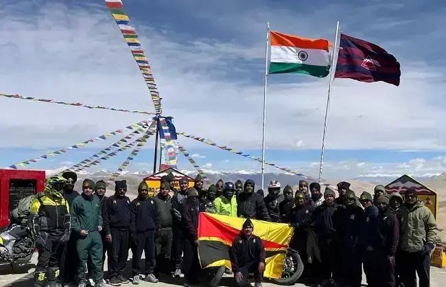 Dehradun: रोमांच प्रेमियों की टीम ने लद्दाख की कठिन राहों पर लहराया परचम