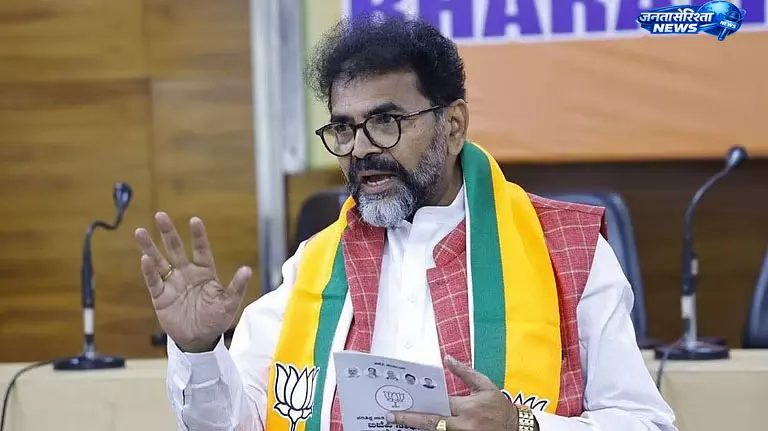 बेंगलुरु के 27 वार्डों में SIR प्रक्रिया पर विवाद, विपक्ष ने उठाए राज्य चुनाव आयोग पर सवाल बेंगलुरु के 27 वार्डों में SIR प्रक्रिया पर विवाद, विपक्ष ने उठाए राज्य चुनाव आयोग पर सवाल