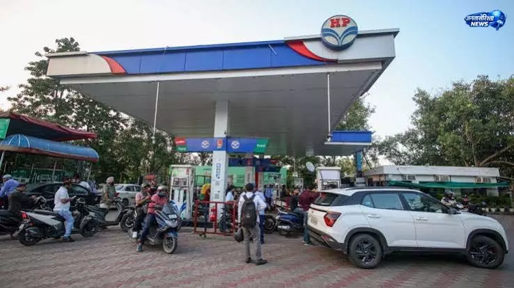 तेल संकट से थमी जमशेदपुर की रफ्तार, बंद हुए पंप तेल संकट से थमी जमशेदपुर की रफ्तार, बंद हुए पंप