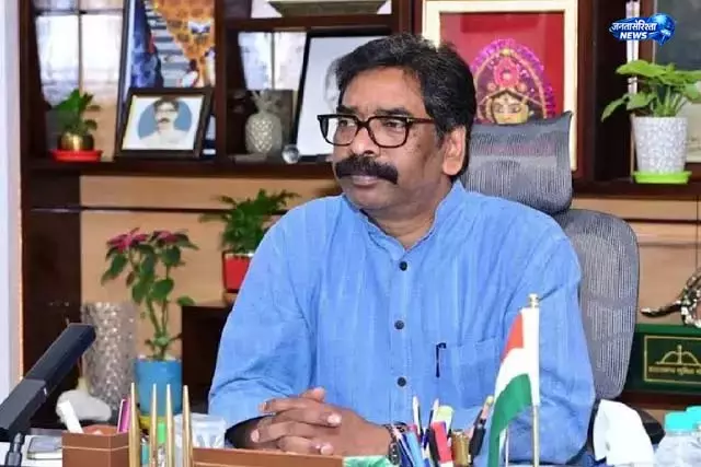 CM हेमंत सोरेन का बड़ा तोहफा: 1042 शिक्षकों की बहाली तय CM हेमंत सोरेन का बड़ा तोहफा: 1042 शिक्षकों की बहाली तय