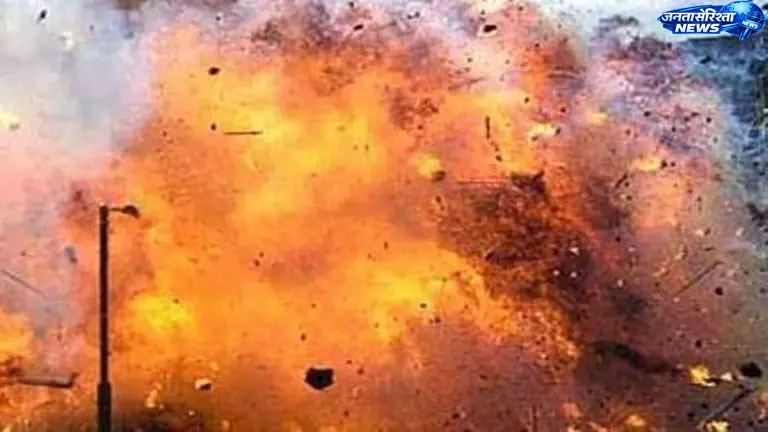 Bengaluru साउथ में लैंड बम धमाका, वकील गंभीर घायल Bengaluru साउथ में लैंड बम धमाका, वकील गंभीर घायल