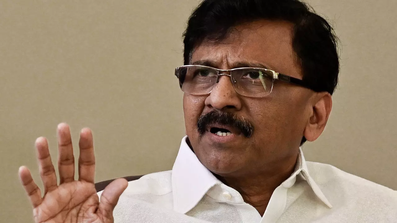 Maharashtra : पत्रकारों को धमकी देने पर बिफरे संजय राउत, की कार्रवाई की मांग Maharashtra : पत्रकारों को धमकी देने पर बिफरे संजय राउत, की कार्रवाई की मांग