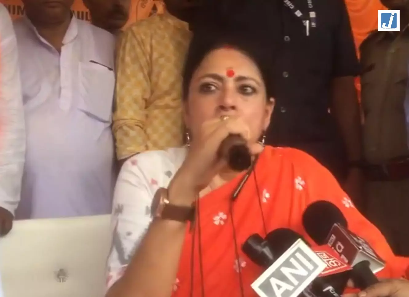 आसनसोल में ममता बनर्जी पर अग्निमित्रा पॉल का हमला, कहा- गद्दारी पर बोलने से पहले अपना इतिहास देखें आसनसोल में ममता बनर्जी पर अग्निमित्रा पॉल का हमला, कहा- गद्दारी पर बोलने से पहले अपना इतिहास देखें