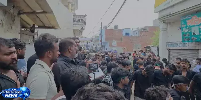 tazias के साथ Meerut. में निकला गमगीन जुलूस tazias के साथ Meerut. में निकला गमगीन जुलूस