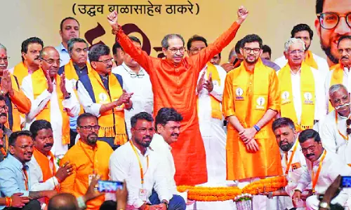 खरीद-फरोख्त और दल-बदल विरोधी कानून की सीमाएं